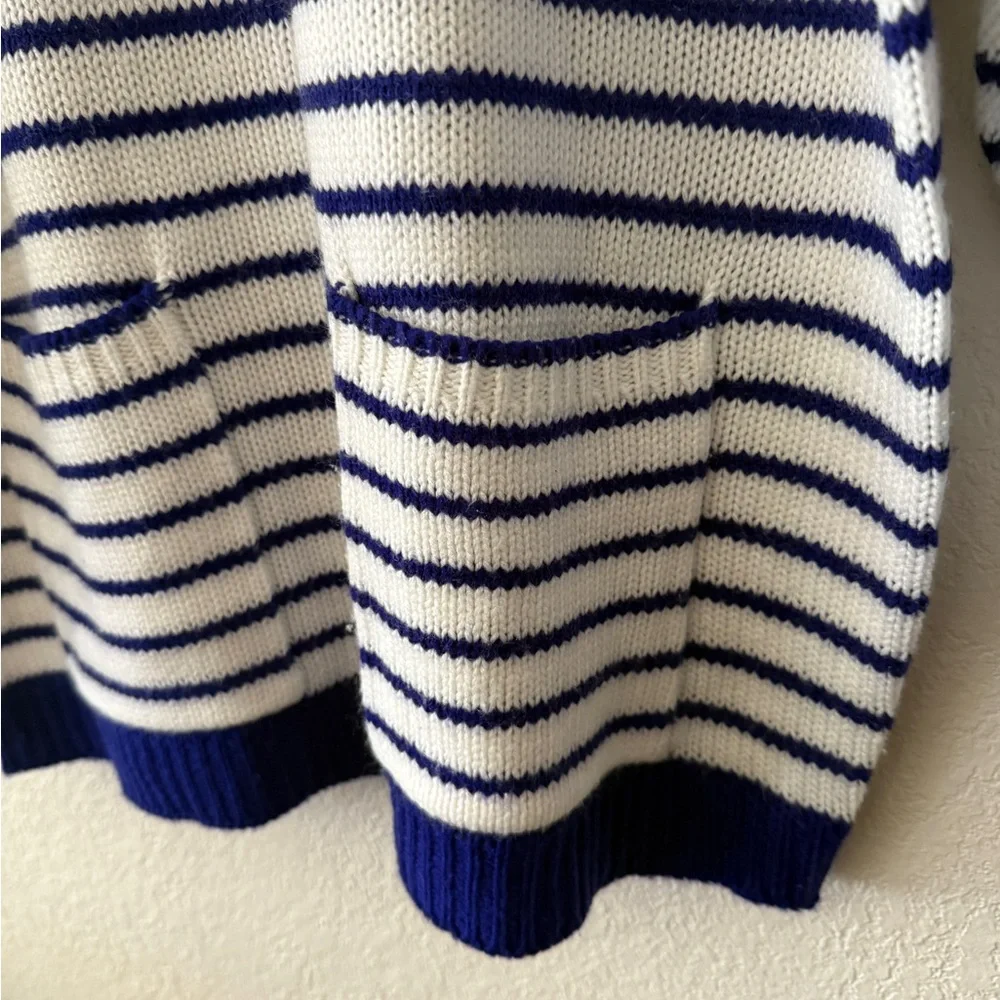A’Milano Navy and White Striped Turtleneck‎ Sweater size Large pockets